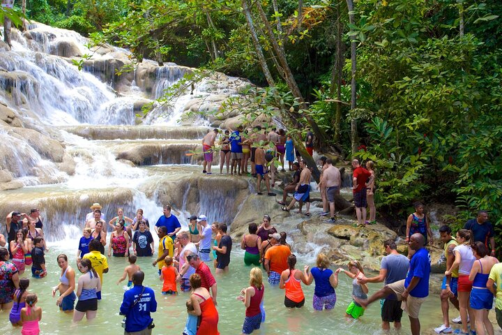 Dunns River Falls Crowd